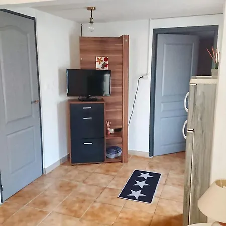 Accueillant A - 32 M² - Terrasse Lägenhet