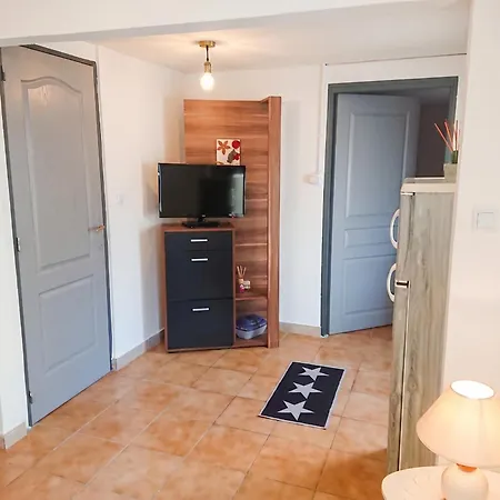 Accueillant A - 32 M² - Terrasse Penne-dʼAgenais