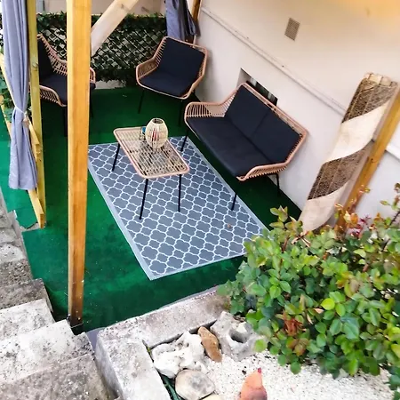 Accueillant A - 32 M² - Terrasse Penne-dʼAgenais